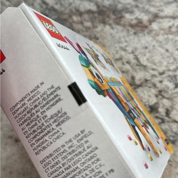 SOLD * NEW! LEGO PIÑATA - Picture 2 of 4